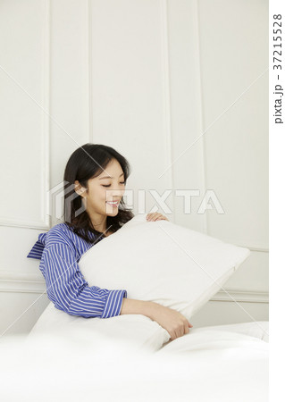 笑顔 微笑 微笑み 37215528