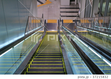 Step in escalator black color in osaka station 37215832