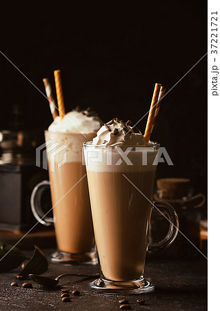Cold coffee drink 37221721
