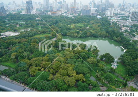 タイ王国バンコクのルンピニー公園周辺の風景 37226581