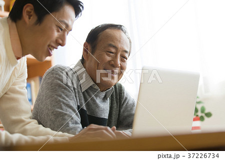 シニア　パソコン　学ぶ 37226734