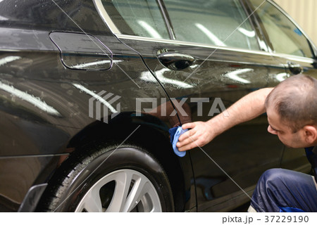 Polished black car 37229190