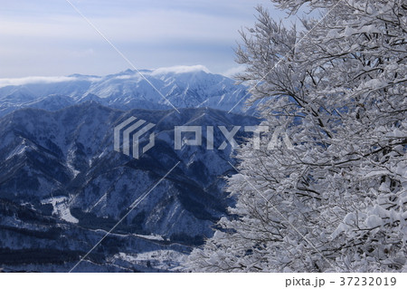 青と白の世界　越後南魚沼八海山 37232019