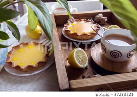 lemon tarts and coffee 37233221