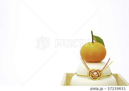 鏡餅とみかんと三方 37239631