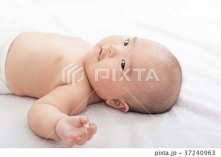 赤ちゃん 37240963