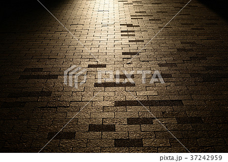 石畳　石畳イメージ　地面　反射　道 37242959