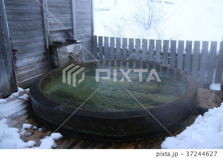 雪の鳴子温泉 37244627