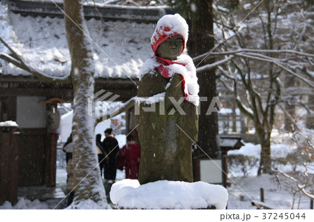 雪に煙る中尊寺　地蔵 37245044