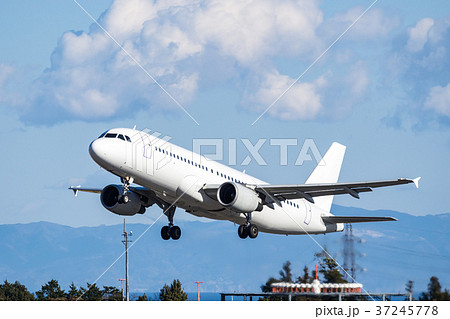 Airbus A320-200離陸 37245778