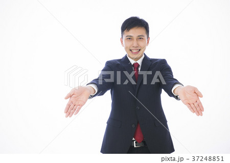 ビジネス　男性　ビジネスマン　 37248851