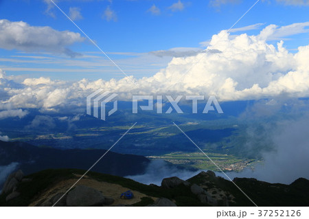 雲 空木岳から伊那谷を望む 雲 空木岳から伊那谷を望む 37252126