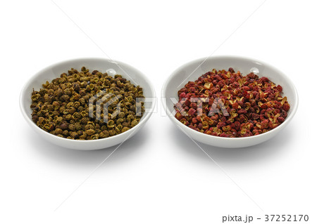 四川青山椒(藤椒)と四川赤山椒(花椒) 37252170