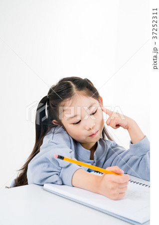 子供 女性 韓国人 37252311