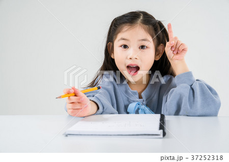 子供 女性 韓国人 37252318