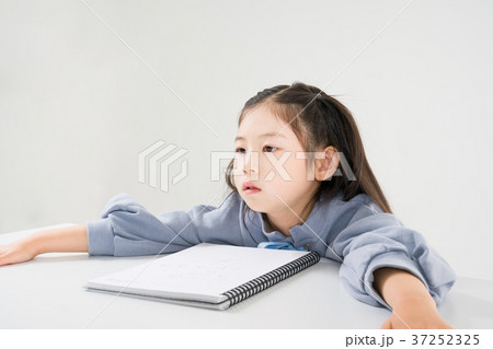 子供 女性 韓国人 37252325