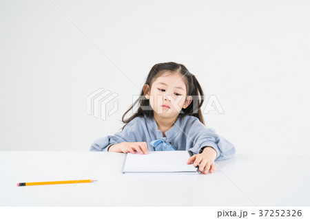 子供 女性 韓国人 37252326