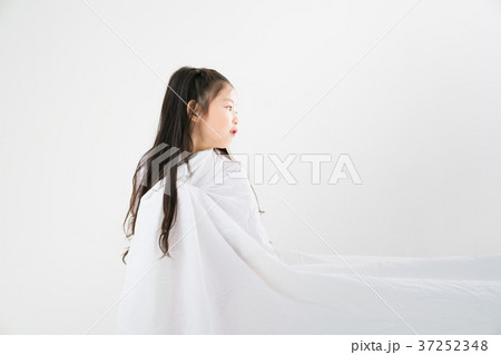 子供 女性 幼児 37252348