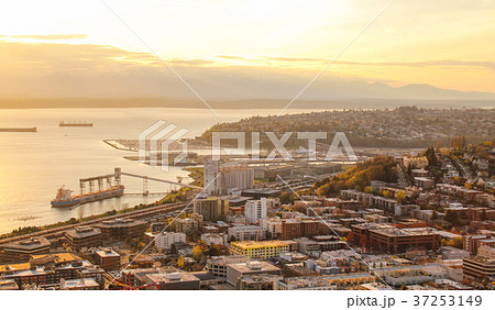 Aerial view of downtown Seattle 37253149