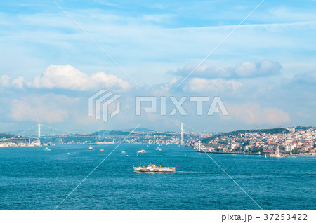 Bosphorus strait and bridge, Istanbul, Turkey 37253422