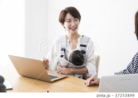 子連れ出勤 子連れ出勤 37253899