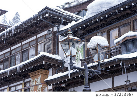 山形県　銀山温泉　雪景色 37253967