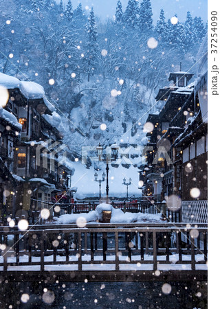 山形県　銀山温泉　雪景色 37254090
