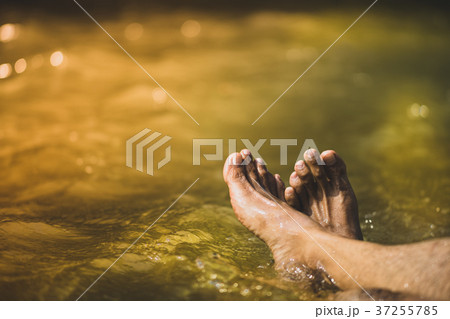 Man Barefoot Man Barefoot 37255785