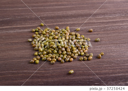 Mung beans Mung beans 37258424