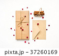 Gift box and envelope with berries. Flat lay 37260169