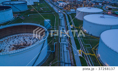 Aerial view oil refinery, refinery plant, refinery 37268137