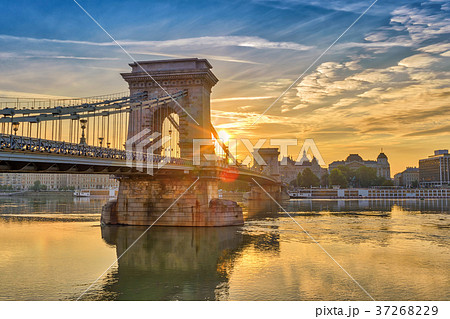 Budapest sunrise city skyline Chain Bridge Hungary Budapest sunrise city skyline Chain Bridge Hungary 37268229