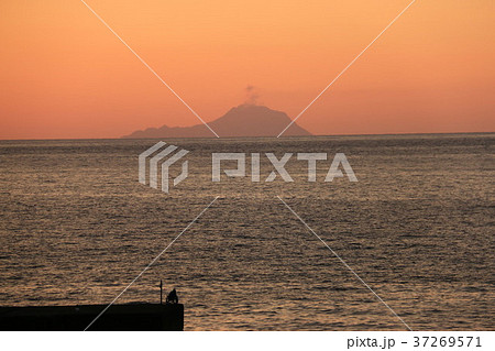屋久島の夕陽　硫黄島　鬼界ヶ島 37269571