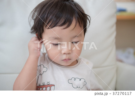 3 years old 3 years old 37270117