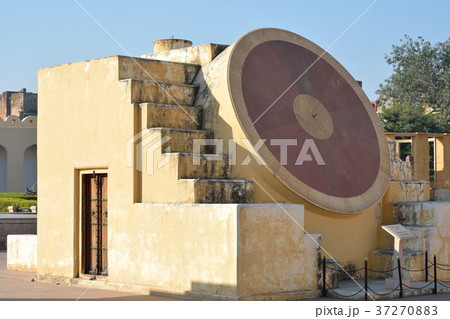 ジャンタル・マンタル　二重赤道日時計 37270883