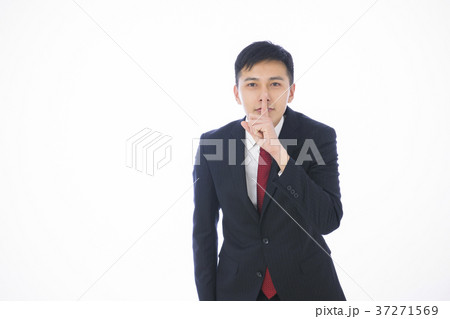 ビジネス　男性　ビジネスマン 37271569