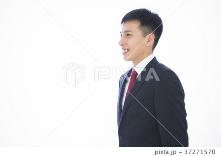 ビジネス　男性　ビジネスマン 37271570