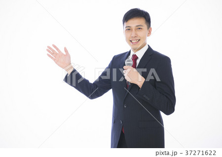 ビジネス　男性　ビジネスマン 37271622
