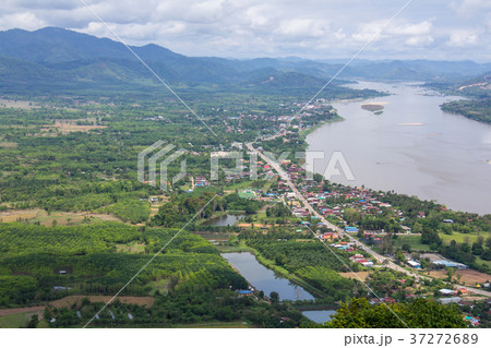 Mountain and river views on a cliff in Thailand Mountain and river views on a cliff in Thailand 37272689