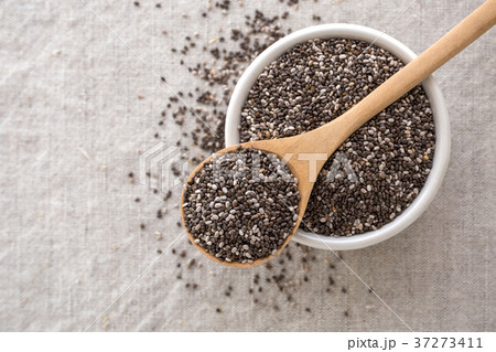 Chia seeds background 37273411