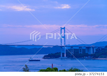 【瀬戸内しまなみ海道】来島海峡 夜明け 【瀬戸内しまなみ海道】来島海峡 夜明け 37274153
