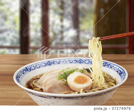醤油ラーメン Japanese Ramen noodles 37274979