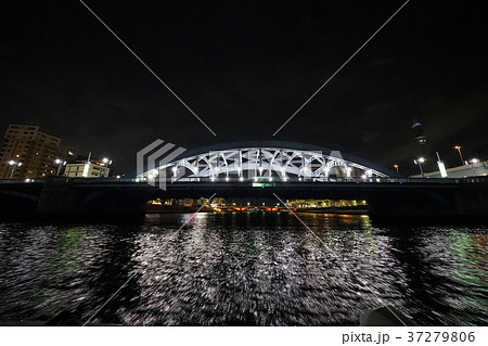日本の東京都市景観「隅田川にかかる駒形橋」 日本の東京都市景観「隅田川にかかる駒形橋」 37279806