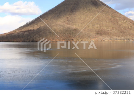 榛名山と榛名湖 榛名山と榛名湖 37282231