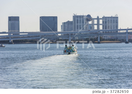 竹芝桟橋を出航するセブンアイランド友 竹芝桟橋を出航するセブンアイランド友 37282650