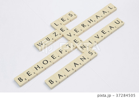 Scrabble words related to the word life in Dutch. 37284505