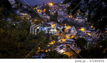 Favela in Rio de Janeiro by night, Brazil Favela in Rio de Janeiro by night, Brazil 37284926