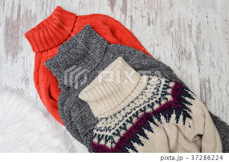 Three warm sweaters for neck Three warm sweaters for neck 37286224
