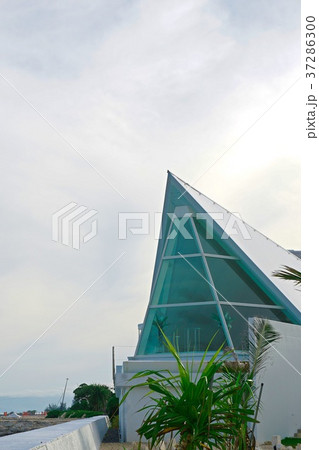 沖縄リゾートの白亜の教会 沖縄リゾートの白亜の教会 37286300
