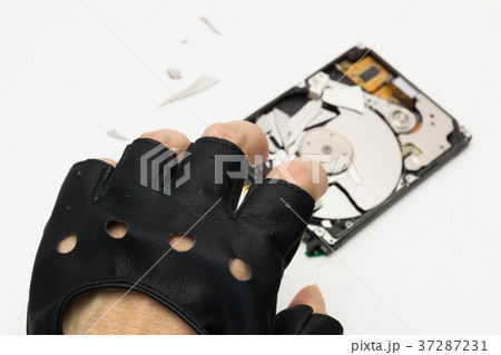 HDDを狙う黒い手 HDDを狙う黒い手 37287231